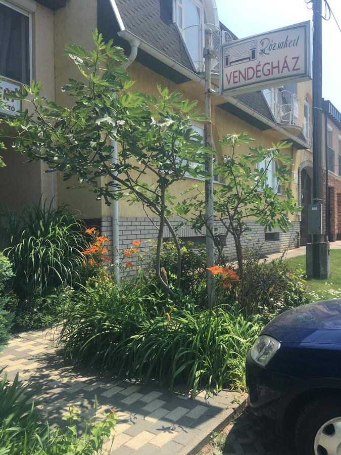 Hotel Rózsakert Panzió Nyíregyháza Exterior foto